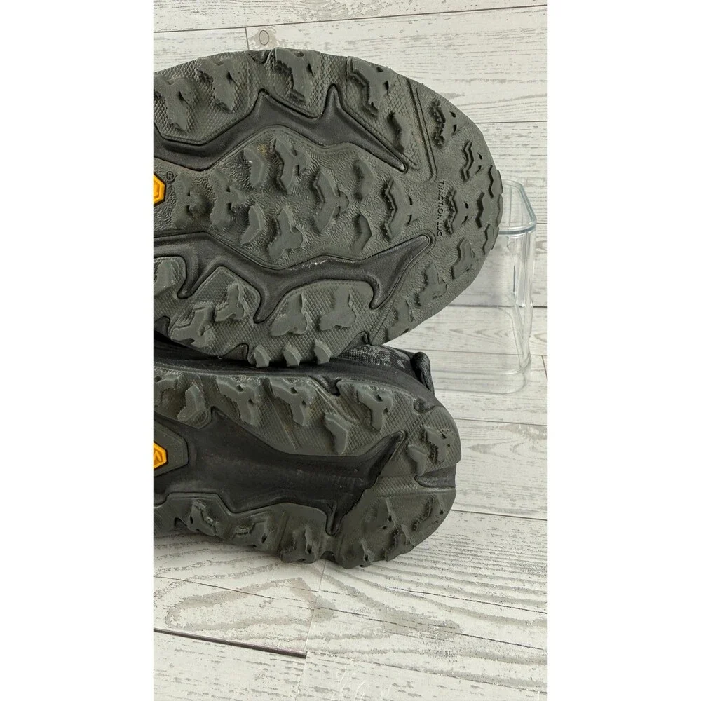 Hoka One One light wear